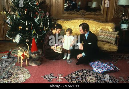 Carl XVI Gustaf, König von Schweden. Geboren am 30. april 1946. Bilder mit Königin Silvia und Kronprinzessin Victoria bei der jährlichen weihnachtsfotosession 1978. Stockfoto