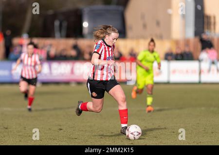 Hetton Le Hole, Großbritannien. 29. Januar 2023. Eppleton Colliery Fußballplatz Jessica Brown aus Sunderland in Aktion während des FA-Pokalspiels für Frauen zwischen Sunderland und Manchester United auf dem Eppleton Colliery Fußballplatz in Hetton-le-Hole, England (Richard Callis/SPP) Kredit: SPP Sport Press Photo. Alamy Live News Stockfoto