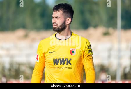 La Nucia, Spanien – 11. Januar 2023. FC Augsburg Torwart Tomas Koubek während der Club Friendly Ferencvaros vs. Augsburg (2-0). Stockfoto