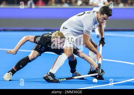 BHUBANESWAR Tom Grambusch von Deutschland gegen Florent Van Aubel von