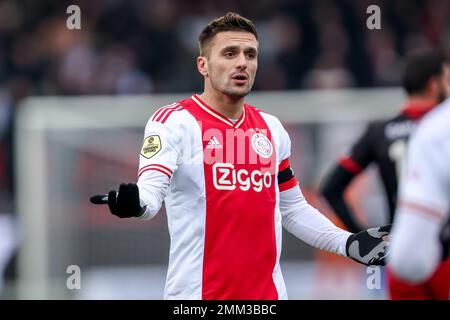 ROTTERDAM, NIEDERLANDE - JANUAR 29: Dusan Tadic of Ajax reagiert auf das niederländische Eredivisie-Spiel zwischen Excelsior Rotterdam und Ajax im Van Donge & De Roo Stadion am 29. Januar 2023 in Rotterdam, Niederlande (Foto von Peter Lous/Orange Pictures) Stockfoto