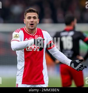 ROTTERDAM, NIEDERLANDE - JANUAR 29: Dusan Tadic of Ajax reagiert auf das niederländische Eredivisie-Spiel zwischen Excelsior Rotterdam und Ajax im Van Donge & De Roo Stadion am 29. Januar 2023 in Rotterdam, Niederlande (Foto von Peter Lous/Orange Pictures) Stockfoto