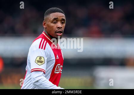 ROTTERDAM, NIEDERLANDE - JANUAR 29: Steven Bergwijn von Ajax schaut auf das niederländische Eredivisie-Spiel zwischen Excelsior Rotterdam und Ajax im Van Donge & De Roo Stadion am 29. Januar 2023 in Rotterdam, Niederlande (Foto von Peter Lous/Orange Pictures) Stockfoto