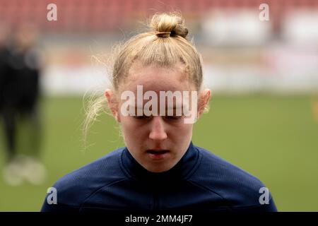 London, Großbritannien. 29. Januar 2023. London, England, 29. Januar 2023 Lucy Fitzgerald (17 London City Lionesses) wärmt sich vor dem Vital Womens FA Cup Spiel zwischen Tottenham Hotspur und London City Lionesses im Brisbane Road Stadium in London, England (PEDRO PORRU, Pedro Porru/ SPP) Guthaben: SPP Sport Press Photo. Alamy Live News Stockfoto