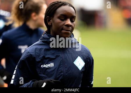 London, Großbritannien. 29. Januar 2023. London, England, 29. Januar 2023 Karin Muya (16 London City Lionesses) wärmt sich vor dem Vitality Womens FA Cup Spiel zwischen Tottenham Hotspur und London City Lionesses im Brisbane Road Stadium in London auf (PEDRO PORRU, Pedro Porru/ SPP). Guthaben: SPP Sport Press Photo. Alamy Live News Stockfoto