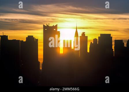 1987 historische Hudson River die Skyline von MIDTOWN MANHATTAN NEW YORK CITY USA Stockfoto