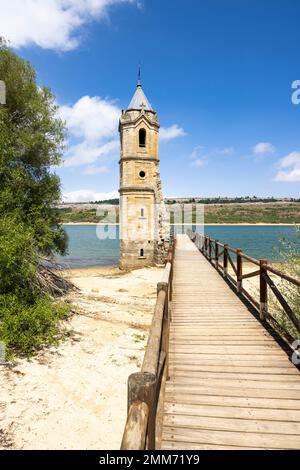 Überschwemmte Kirche San Roque in der Nähe von Villanueva de las Rozas, Kantabrien, Spanien Stockfoto