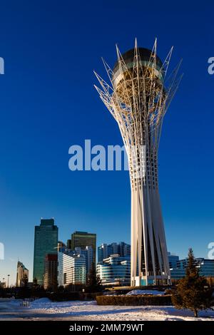 Baiterek-Denkmal und Aussichtsturm, eine der beliebtesten Touristenattraktionen in Astana Kasachstan Stockfoto