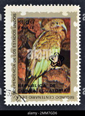 Annullierte Briefmarke, gedruckt von Äquatorialguinea, auf der Kea (Nestor notabilis), ca. 1976, zu sehen ist. Stockfoto