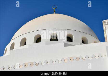 Kuppel der Jawzaa Al-Qahtani-Moschee an der Corniche, Al Khobar, Provinz Ash-Sharqiyya, Persischer Golf, Saudi-Arabien Stockfoto