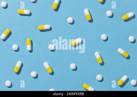 Minimalanordnung der medizinischen Pillen 4. Auflösung und hochwertige Fotos Stockfoto