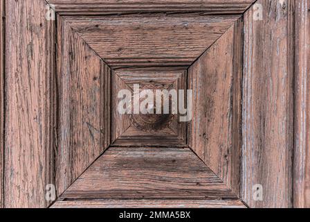 Detail einer Tür aus einem alten Haus Stockfoto