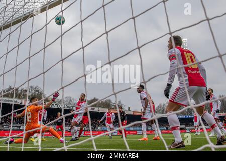 ROTTERDAM, NIEDERLANDE - JANUAR 29: Geronimo Rulli von Ajax während des niederländischen Eredivisie-Spiels zwischen Excelsior Rotterdam und Ajax im Van Donge & De Roo-Stadion am 29. Januar 2022 in Rotterdam, Niederlande (Foto von Peter van der Klooster/Alamy Live News) Stockfoto