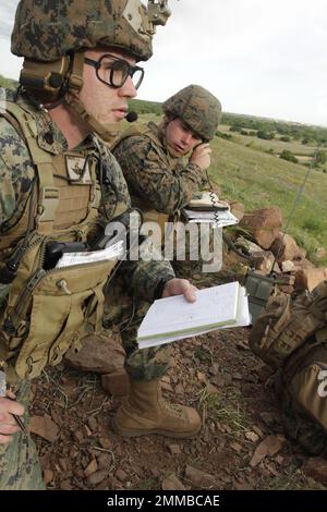 Marine Reserve ANGLICO-Teams von ANGLICO 3, 4 und 6 erhalten ihre Qualifikationen durch zusätzliche Schulungen in Fort Sill, Okla., 27. April 2017. Stockfoto