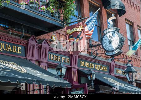 Der Irish Pub im Gas Lamp Quarter ist ein historisches Viertel in der Innenstadt von San Diego. Es ist der Ort vieler Restaurants und Unterhaltungsmöglichkeiten. Stockfoto