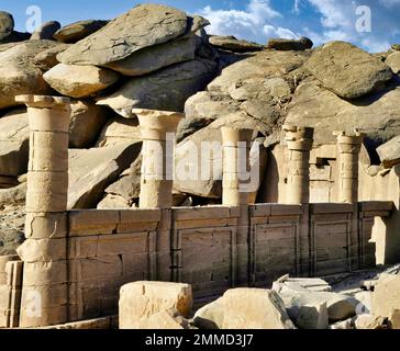 Der Tempel von GERF Hussein (Ägypten) ist ein Tempel, der dem pharao Ramses II. Gewidmet ist und vom Vizekönig von Nubien zu Ehren des berühmten Pharaos erbaut wurde Stockfoto