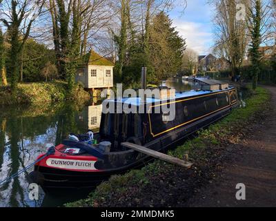 Schmalschiff in Ware Stockfoto