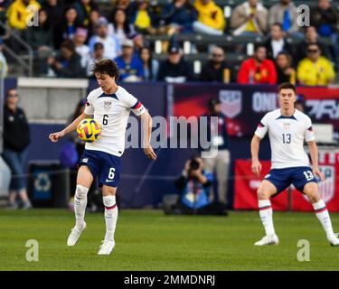 Menifee, Kalifornien, USA. 28. Januar 2023. US Soccer Paxten Aaronson (6) blockiert den Ball .Dignity Health Sports Park. Zuma Press Action Nimmt Die Media Group Auf. (Kreditbild: © Ardie Crenshaw/ZUMA Press Wire) NUR REDAKTIONELLE VERWENDUNG! Nicht für den kommerziellen GEBRAUCH! Stockfoto