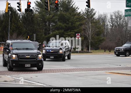 Wilmington, Delaware, USA. 29. Januar 2023. (NEU) US-Präsident und First Lady, Joe und Jill Biden treffen in Delaware ein. 29. Januar 2023, Wilmington, Delaware, USA: Der Präsident der Vereinigten Staaten Joe Biden und First Lady Jill Biden treffen am Sonntag (29) in Wilmington, Delaware, ein. Ihre Autokolonne reiste vom Luftwaffenstützpunkt Delaware und erreichte die Residenz am Nachmittag. (Kreditbild: © Kyle Mazza/TheNEWS2 via ZUMA Press Wire) NUR REDAKTIONELLE VERWENDUNG! Nicht für den kommerziellen GEBRAUCH! Stockfoto