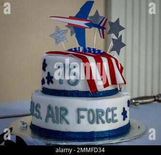 Der 4. Fighter Wing feierte am 17. September 2022 auf der Seymour Johnson Air Force Base, North Carolina, den 75.. Geburtstag der Air Force während des jährlichen Air Force Balls. Die US Air Force wurde am 18. September 1942 offiziell anerkannt. Stockfoto