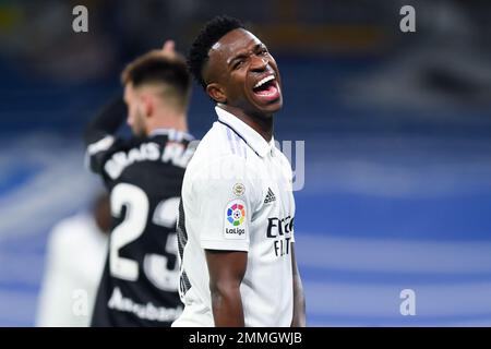 Madrid, Spanien. 29. Januar 2023. Vinicius Junior of Real Madrid reagiert auf ein spanisches Fußballspiel in La Liga zwischen Real Madrid und Real Sociedad in Madrid, Spanien, am 29. Januar 2023. Kredit: Gustavo Valiente/Xinhua/Alamy Live News Stockfoto