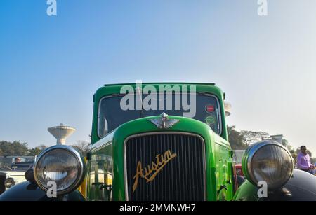 Kalkutta, Indien. 29. Januar 2023. Bei einer Oldtimer-Rallye in Kalkutta wird ein Austin Ten Auto vorgestellt. (Foto: Sudipta das/Pacific Press) Kredit: Pacific Press Media Production Corp./Alamy Live News Stockfoto