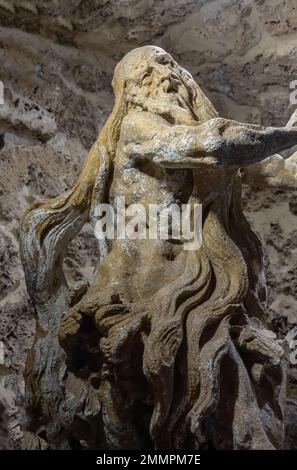 Steinskulptur von St. Onuphrius, Rukomysh. Geschrieben von Pinzel. Stockfoto