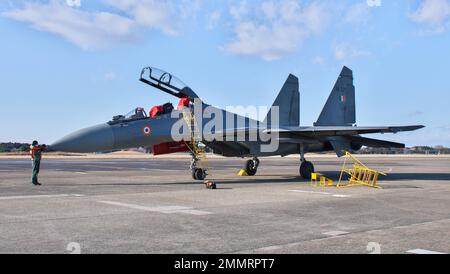 Die indische Luftwaffe Su-30 MKI Flanker trifft am 10. Januar 2023 zum ersten Mal am Hyakuri Air Base in der Präfektur Ibaraki in Japan ein. Kredit: AFLO/Alamy Live News Stockfoto