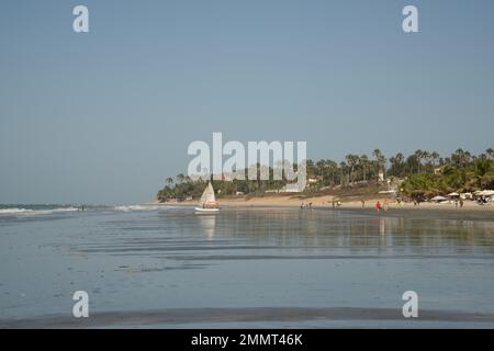 Kotu Beach, das Gambia. Ein beliebtes Urlaubsziel für europäische Touristen. Stockfoto