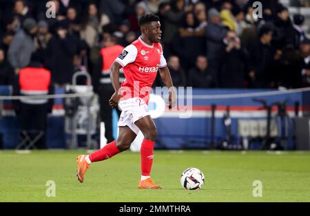 Paris, Frankreich. 30. Januar 2023. Azor Matusiwa von Reims während des Fußballspiels der französischen Meisterschaft Ligue 1 zwischen Paris Saint-Germain (PSG) und Stade de Reims am 29. Januar 2023 im Parc des Princes Stadion in Paris, Frankreich - Photo Jean Catuffe/DPPI Credit: DPPI Media/Alamy Live News Stockfoto