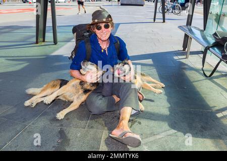 Da Australien seinen jährlichen Nationalfeiertag, den Australia Day, am 26. Januar jedes Jahres abhält, wird als Reaktion darauf ein indigener „Invasion Day“-Protest abgehalten. Stockfoto