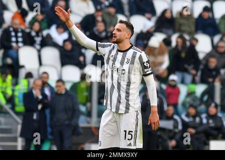 Federico Gatti vom FC Juventus Gesten während des Fußballspiels der Serie A zwischen dem FC Juventus und dem AC Monza im Juventus Stadion in Turin (Italien), Janua Stockfoto