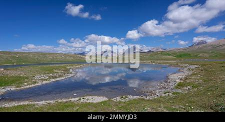 Alpensee, Kakshaal auch im Tian Shan Gebirge nahe der chinesischen Grenze, Naryn Region, Kirgisistan Stockfoto