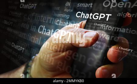 Posen, Polen, 25. Januar 2023: Ausgestellte ChatGPT-Medien mit OpenAI, Chat gpt ai bot. Suche auf Tablet, Pad, Smartphone oder Smartphone-Bildschirm in der Hand Stockfoto