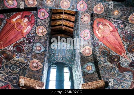 Guildford ,Surrey 30.Jan 2023 Laut Lady Lucinda Lambton, englischer Schriftstellerin, Fotografin und Rundfunkanstalt zu architektonischen Themen.'Es ist keine Übertreibung zu sagen, dass die Watts Cemetery Chapel eines der schönsten, außergewöhnlichsten, originellsten, wundervollen und magischsten Gebäude auf den gesamten britischen Inseln ist!'.Paul Quezada-Neiman/Alamy Live News Stockfoto