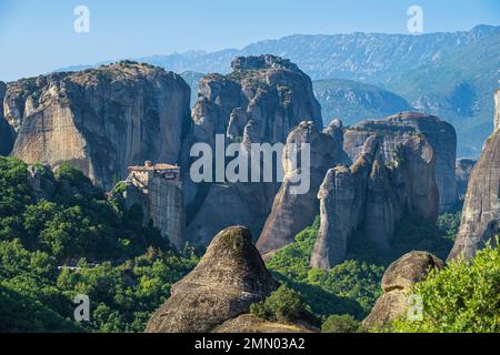 Griechenland, Thessalien, Kalambaka, Ort Meteora, das zum UNESCO-Weltkulturerbe gehört, das Kloster Roussanou Stockfoto