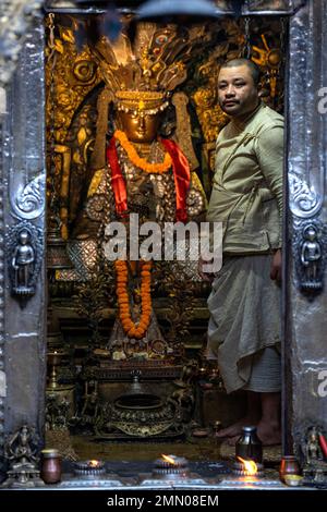 Nepal, Kathmandu-Tal, UNESCO-Weltkulturerbe, Bagmati-Region, Patan, buddhistisches Kloster, auch bekannt als Goldener Tempel (Kwa Bahal) Stockfoto
