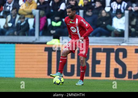 Armando Izzo von AC Monza kontrolliert den Ball während des Spiels der Serie A vor dem FC Juventus und AC Monza im Allianz Stadium am 29. Januar 2023 in Turin, Italien . Stockfoto