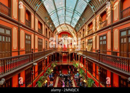 Frankreich, Pyrenäen Atlantiques, Bearn, Salies de Bearn, Kasino, Innenansicht des Casinos Salies de Bearn Stockfoto