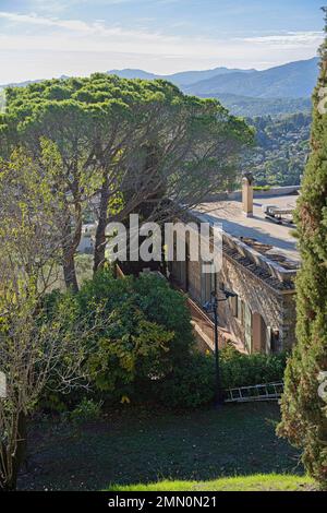 Frankreich, Alpes Maritimes, Mougins, die Mas Notre-Dame de Vie, die Heimat von Picasso für die letzten zwölf Jahre seines Lebens, bot der Meister es seiner letzten Frau Jacqueline Roque, die 1986 starb, als Hochzeitsgeschenk an. Das Haus war riesig mit 800 m2 und 35 Zimmern, ein echtes Museum mit Werken vom Boden bis zur Decke, Picasso war ein verwöhnender Sammler Stockfoto