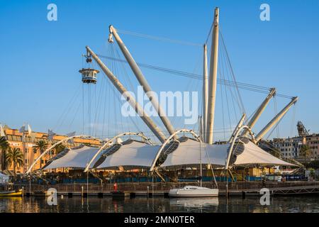 Italien, Ligurien, Genua, Porto Antico (Alter Hafen), der Bigo Panoramablick, entworfen von Renzo Piano Stockfoto