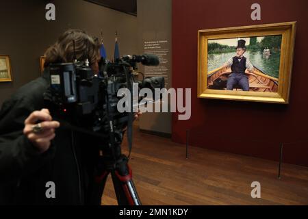 Das Gemälde „La Partie de Bateau“ („Bootsparty“) des französischen Impressionisten Gustave Caillebotte wird am 30. Januar 2023 im Musée d'Orsay in Paris, Frankreich, präsentiert. Der Chefkoch d’Oeuvre, der in den Jahren 1877 bis 1878 gemalt wurde, ist ein erstaunliches Kunstwerk, das als „Nationalschatz“ gilt und vom Musuem unter der exklusiven Schirmherrschaft der LVMH erworben wurde. Foto: Jerome Dominé/ABACAPRESS.COM Stockfoto