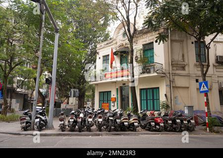 Hanoi, Vietnam, Januar 2023. Außenansicht der Polizeistation Cua Nam im Stadtzentrum Stockfoto