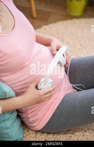 Schwangere Frauen glücklich Stockfoto