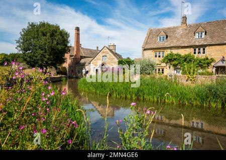 Blick auf die alte Mühle, Lower Slaughter, Großbritannien 2022 Stockfoto
