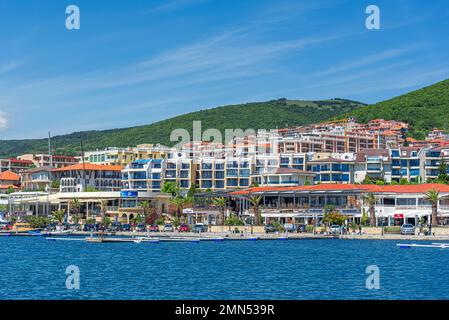 Blick auf den Touristenkomplex Dinevi Resort in Sveti Vlas, Bulgarien. Stockfoto