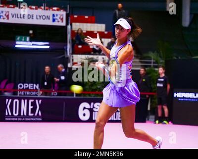 Olga Danilovic (SRB) im Kampf gegen Katie Swan (GBR) während der Open 6E Sens - Metropole de Lyon, WTA 250 Tennis Turnier am 29. Januar 2023 im Palais des Sports de Gerland in Lyon, Frankreich - Photo Patrick Cannaux / DPPI Stockfoto