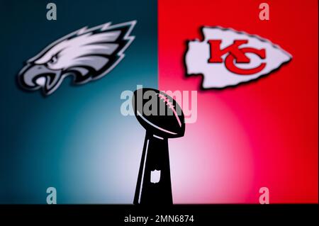 PHOENIX, USA, 30 3. JANUAR 2023: Philadelphia Eagles vs. Kansas City Chiefs. Vince Lombardys Trophäe vor dem Super Bowl LVII Stockfoto