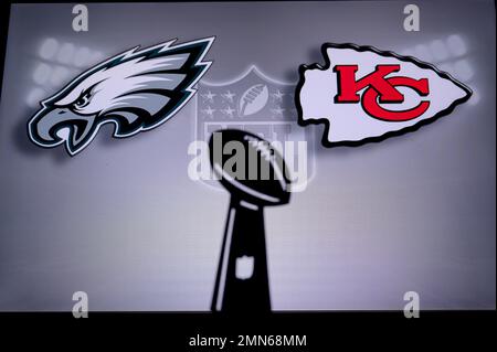 PHOENIX, USA, 30 3. JANUAR 2023: Philadelphia Eagles vs. Kansas City Chiefs. Schwarze Silhouette der Vince Lombardi Trophäe für den Gewinner von National Foo Stockfoto