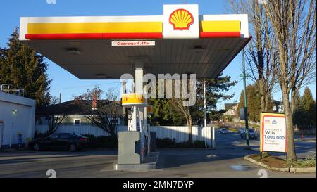 Januar 29 2023 - Shell-Tankstelle in Vancouver, British Columbia, Kanada Stockfoto